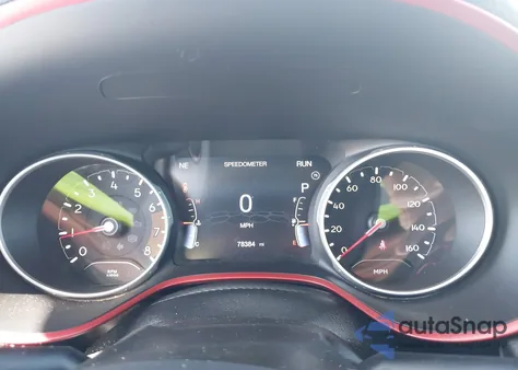 2020 Jeep Compass Trailhawk 4X4 z USA, uszkodzony, nr VIN 3C4NJDDB5LT108868